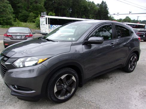 Used 2018 Honda HR-V EX image 11