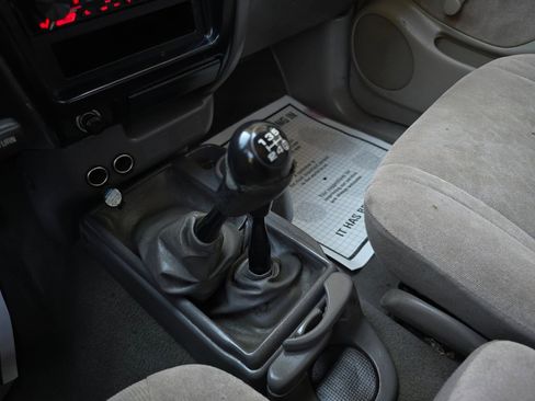 Used 2004 Toyota Tacoma image 10