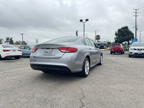 Used 2017 Chrysler 200 Touring image 7