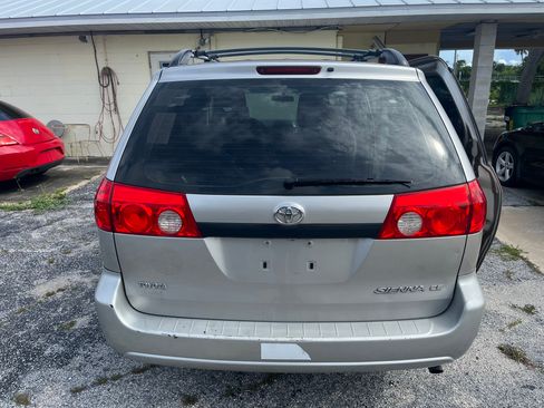 Used 2010 Toyota Sienna image 8