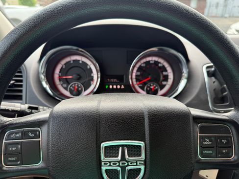 Used 2020 Dodge Grand Caravan SE image 8