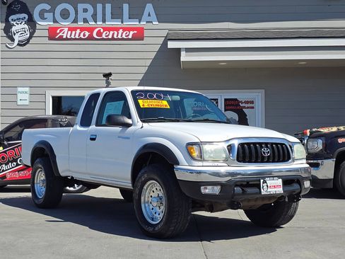Used 2004 Toyota Tacoma image 1