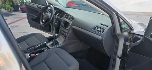 Used 2016 Volkswagen Golf Sport image 18