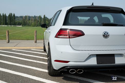 Used 2019 Volkswagen Golf R image 69