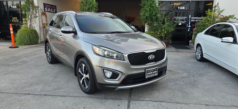 Used 2016 Kia Sorento EX-L image 3