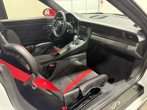Used 2018 Porsche 911 GT3 image 36