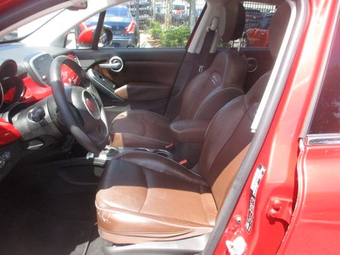 Used 2018 FIAT 500X Lounge image 12