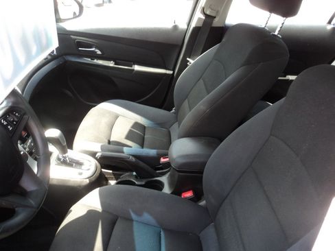 Used 2016 Chevrolet Cruze Limited LT image 5