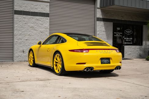 Used 2014 Porsche 911 Carrera 4S image 5