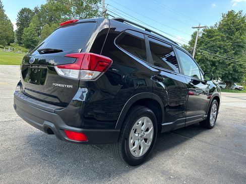 Used 2019 Subaru Forester image 4