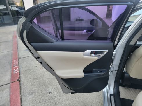 Used 2012 Lexus CT 200h Premium image 24