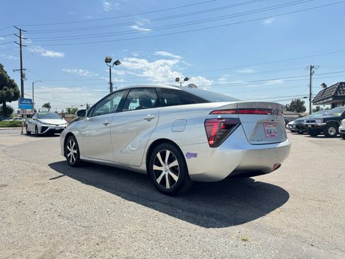 Used 2018 Toyota Mirai image 4