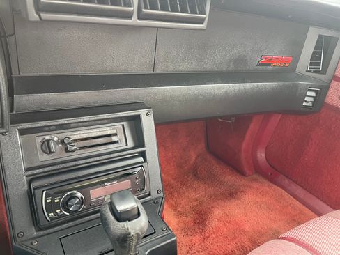 Used 1989 Chevrolet Camaro IROC-Z image 11