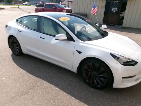Used 2021 Tesla Model 3 Performance image 15