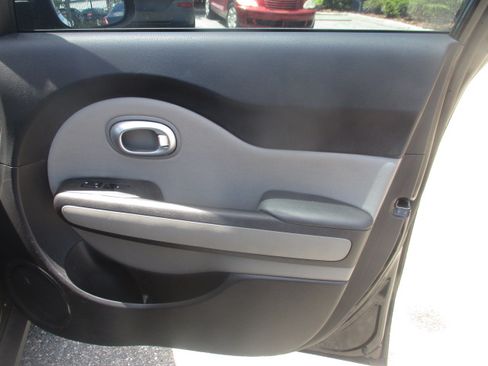 Used 2015 Kia Soul image 11