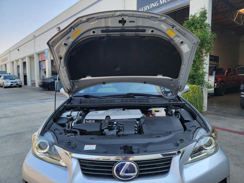 Used 2012 Lexus CT 200h Premium image 27