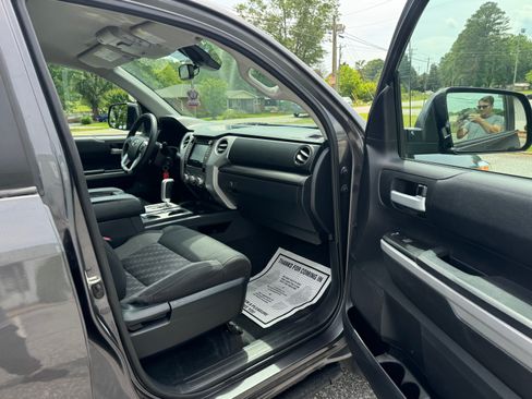 Used 2018 Toyota Tundra SR5 image 15