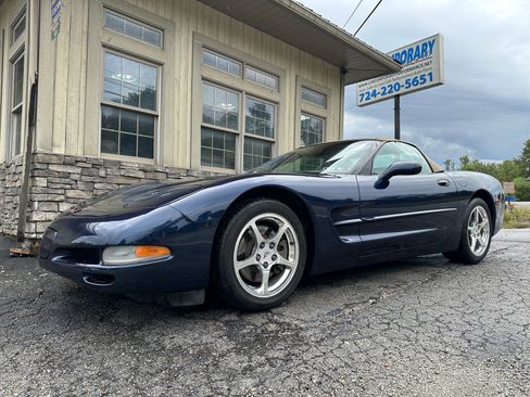 Used 2001 Chevrolet Corvette image 1