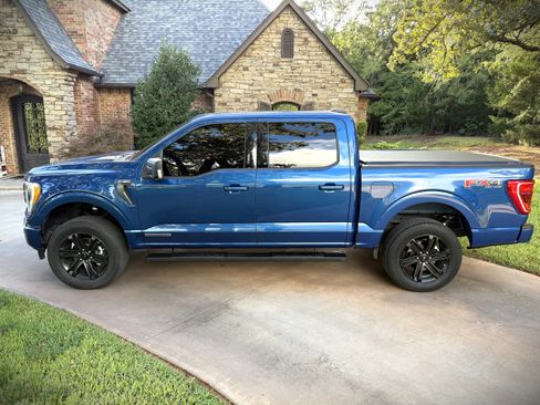Used 2022 Ford F150 XLT image 2