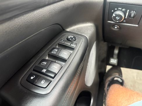 Used 2019 Jeep Grand Cherokee Limited image 22