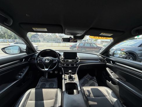 Used 2018 Honda Accord Sport image 10