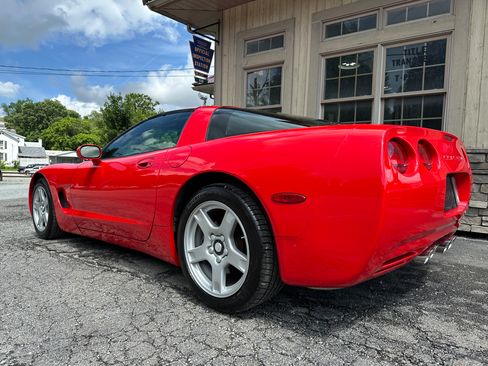 Used 1998 Chevrolet Corvette image 3