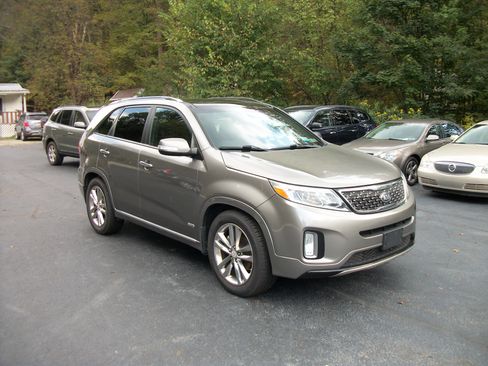 Used 2015 Kia Sorento SX image 2