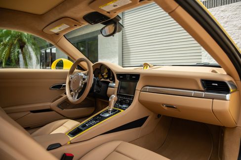 Used 2014 Porsche 911 Carrera 4S image 11