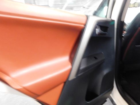 Used 2013 Toyota RAV4 Limited image 15