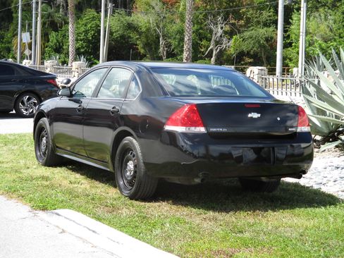 Used 2016 Chevrolet Impala image 3