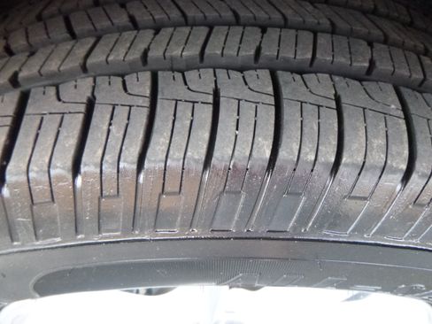 Used 2015 Dodge Grand Caravan SXT image 10