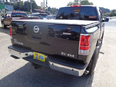 Used 2012 Nissan Titan SV image 12