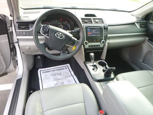 Used 2012 Toyota Camry LE image 16