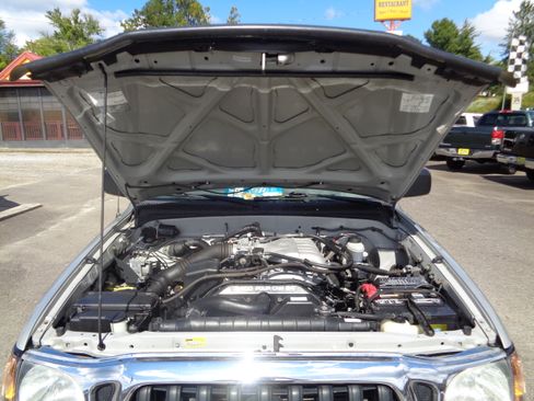 Used 2004 Toyota Tacoma TRD Off-Road image 61