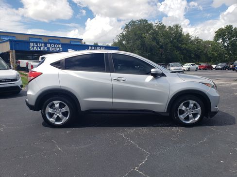 Used 2016 Honda HR-V EX image 9