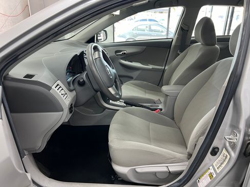 Used 2010 Toyota Corolla LE image 11
