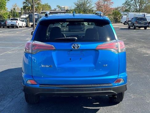 Used 2017 Toyota RAV4 LE image 5