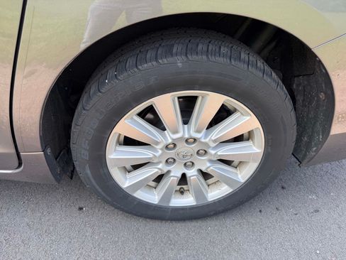 Used 2017 Toyota Sienna LE image 24
