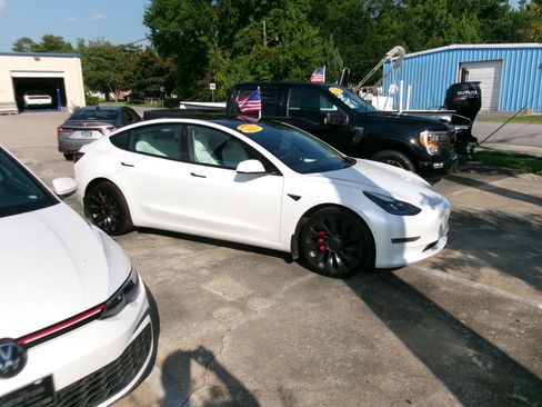 Used 2021 Tesla Model 3 Performance image 30