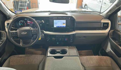 Used 2023 Ford F250 XLT image 7