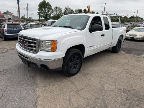 Used 2009 GMC Sierra 1500 SLE image 1