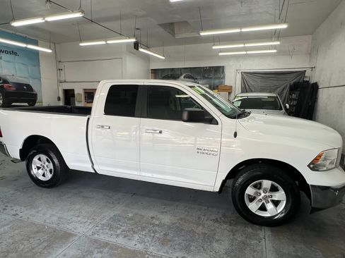 Used 2017 RAM 1500 SLT image 4