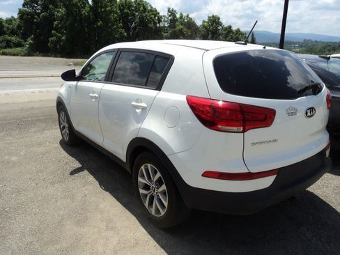 Used 2016 Kia Sportage LX image 11