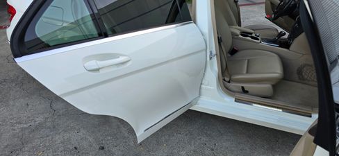 Used 2011 Mercedes-Benz C 300 Sport image 41