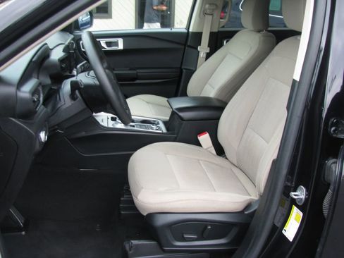Used 2022 Ford Explorer image 6
