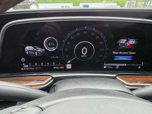 Used 2021 Cadillac Escalade Premium image 16