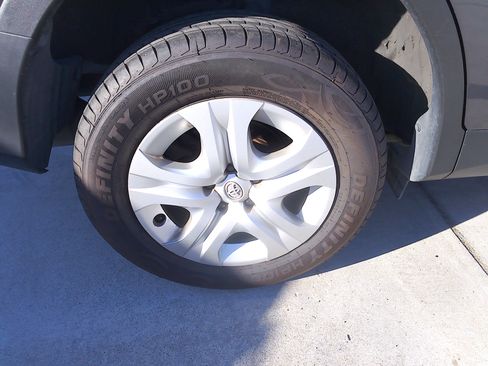 Used 2015 Toyota RAV4 LE image 35