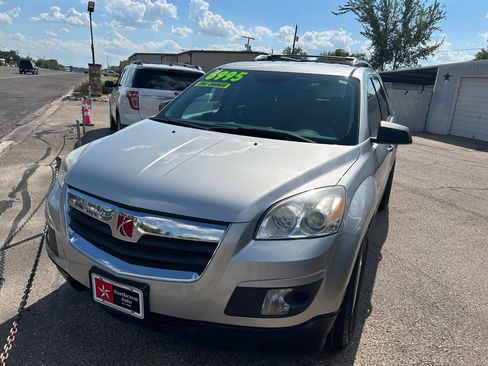 Used 2008 Saturn Outlook XR image 2