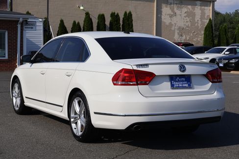 Used 2014 Volkswagen Passat 1.8T SEL Premium image 5