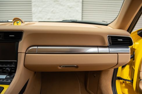 Used 2014 Porsche 911 Carrera 4S image 33